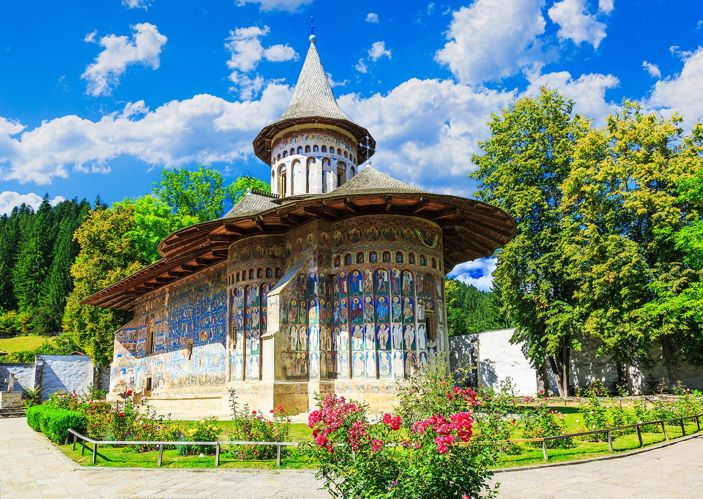 1000 Pieces Jigsaw Puzzle - Voronet Monastery (1062)