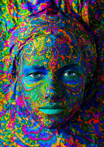1000 Pieces Jigsaw Puzzle - Woman with Color Art Makeup (1224)