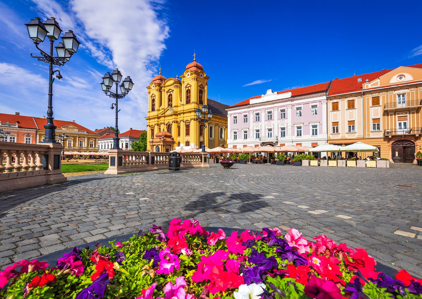 1000 Pieces Jigsaw Puzzle - The Union Square, Timisoara (1032)