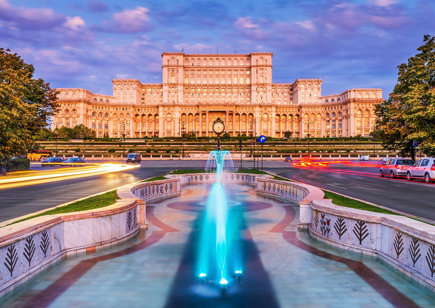 1000 Pieces Jigsaw Puzzle - Palace of the Parliament (1044)