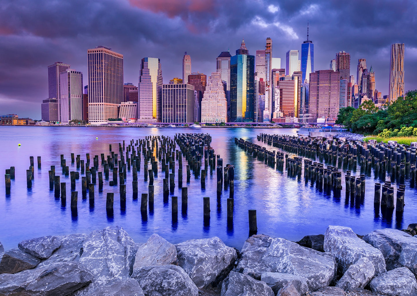 1000 Pieces Jigsaw Puzzle - Cloudy Sky Over Manhattan (1065)